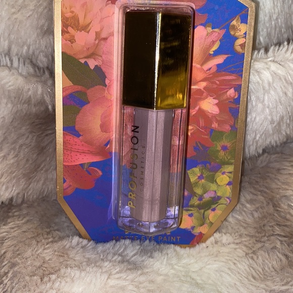 PROFUSION MAKE UP - Picture 2 of 9